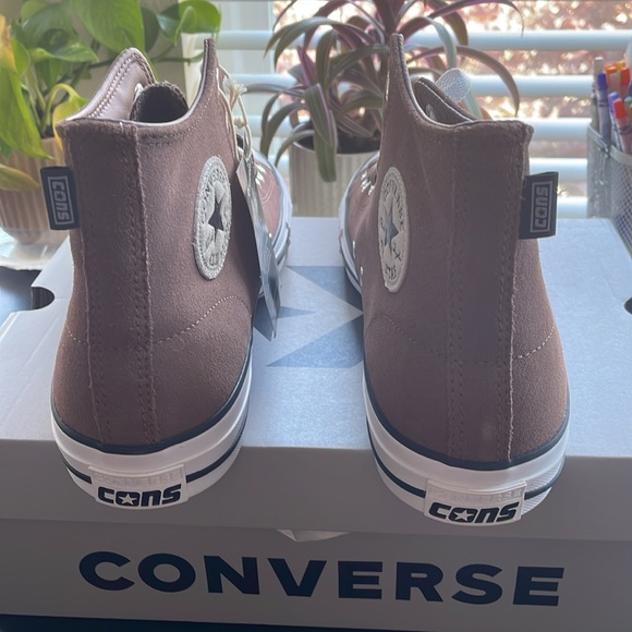 NWT Brown Converse. Men’s 9. Women’s 11. Brand new. Never worn. - Picture 5 of 10